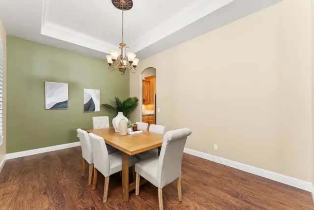 3624 Meder Ct: Living & Dining