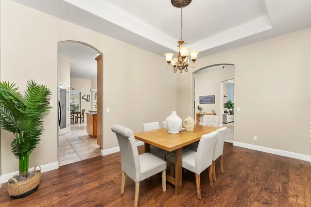 3624 Meder Ct: Living & Dining