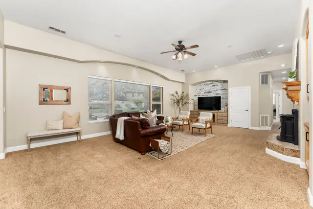 3624 Meder Ct: Family Room