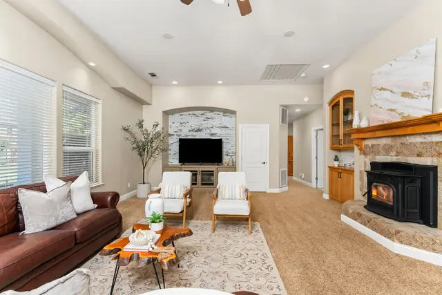 3624 Meder Ct: Family Room