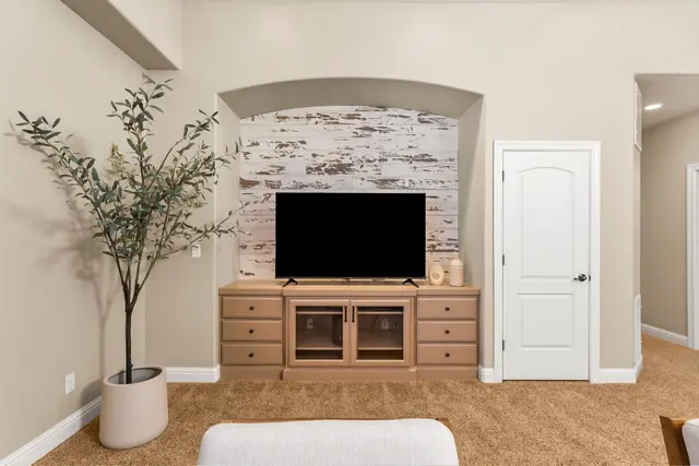 3624 Meder Ct: Family Room