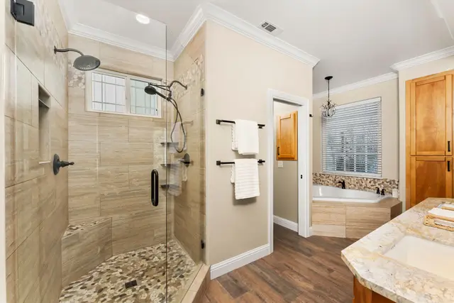 3624 Meder Ct: Primary Suite