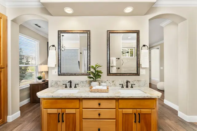 Primary ensuite with dual vanity