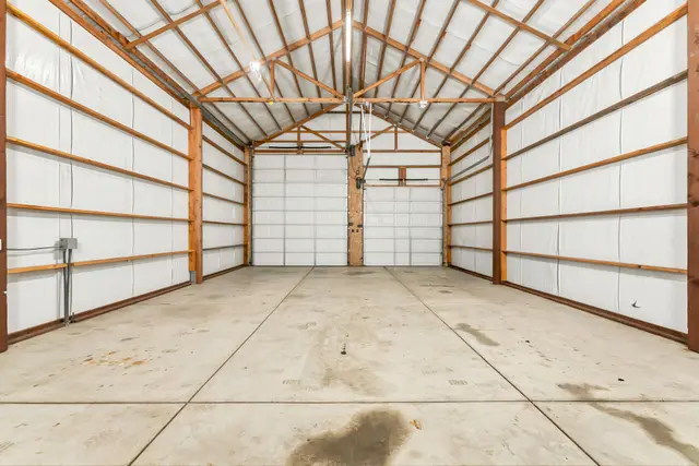 3624 Meder Ct: Garage & 26×40 Shop