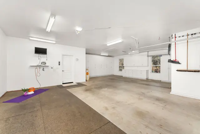 3624 Meder Ct: Garage & 26×40 Shop