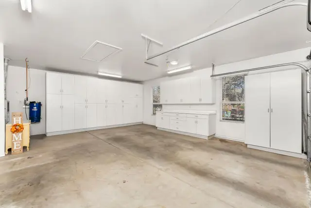 3624 Meder Ct: Garage & 26×40 Shop