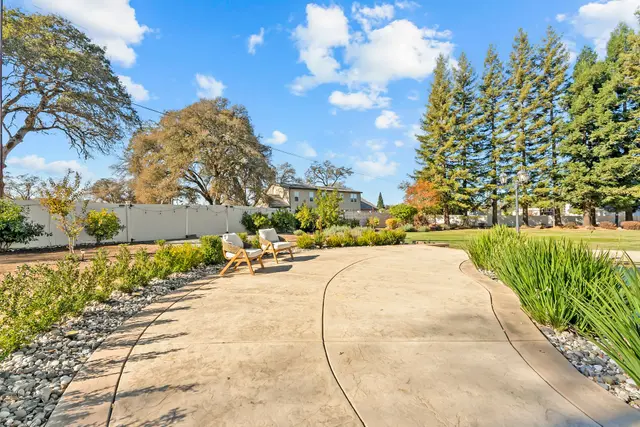 3624 Meder Ct: Covered Patio & Pool