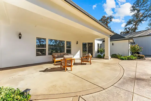 3624 Meder Ct: Covered Patio & Pool