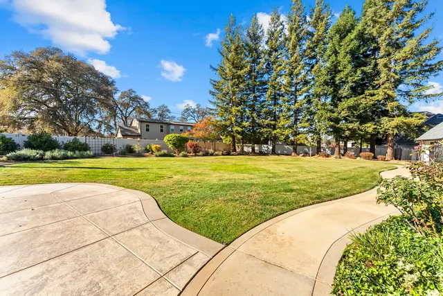 3624 Meder Ct: Grounds, Garden & Coop