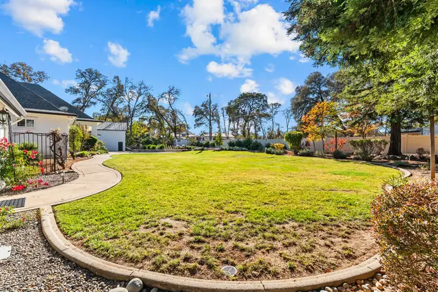 3624 Meder Ct: Grounds, Garden & Coop